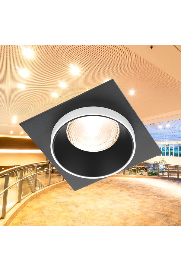 Braytron ALFA E SQR BLC WHT SPOTLIGHT